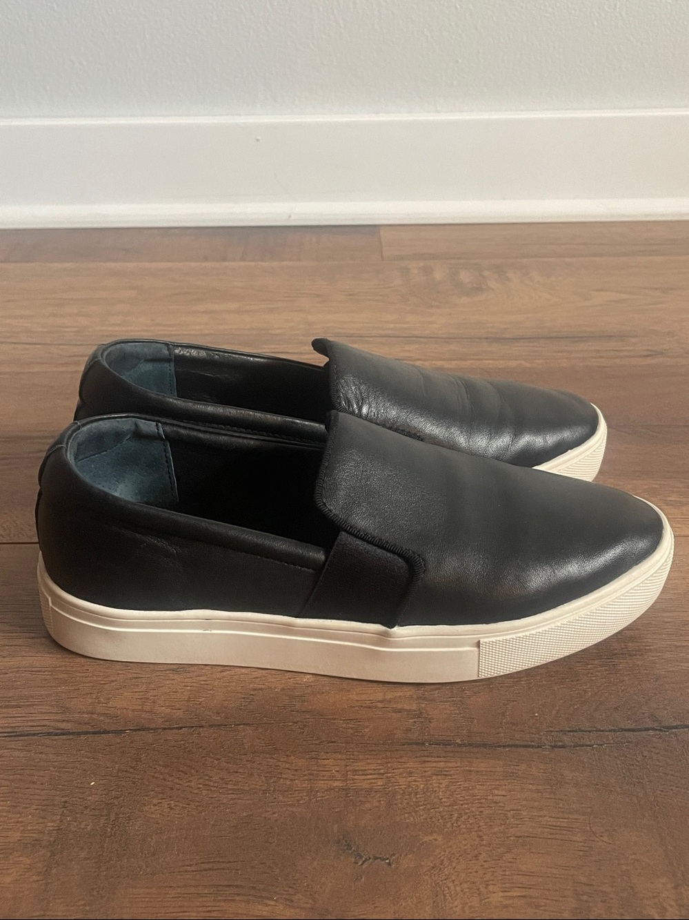Birdies Black Leather Slip On Loafers Size 7.5‎